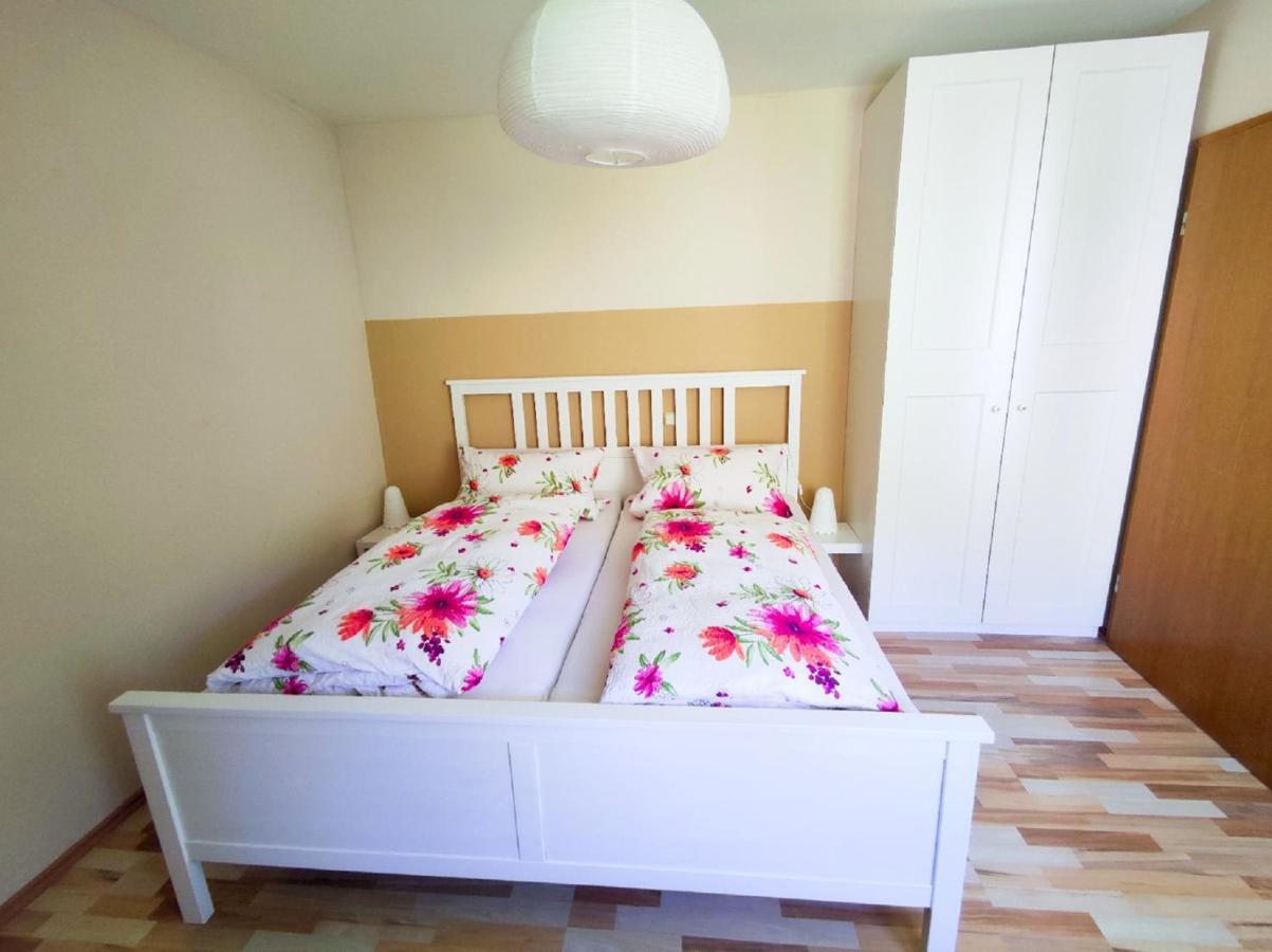 Herrnmuehle - Pension & Ferienwohnungen Ротенбург-на-Таубері Екстер'єр фото