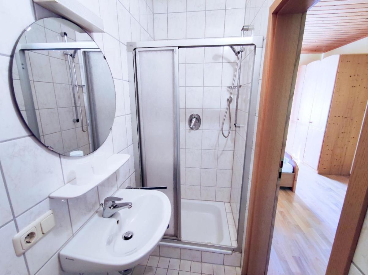 Herrnmuehle - Pension & Ferienwohnungen Ротенбург-на-Таубері Екстер'єр фото