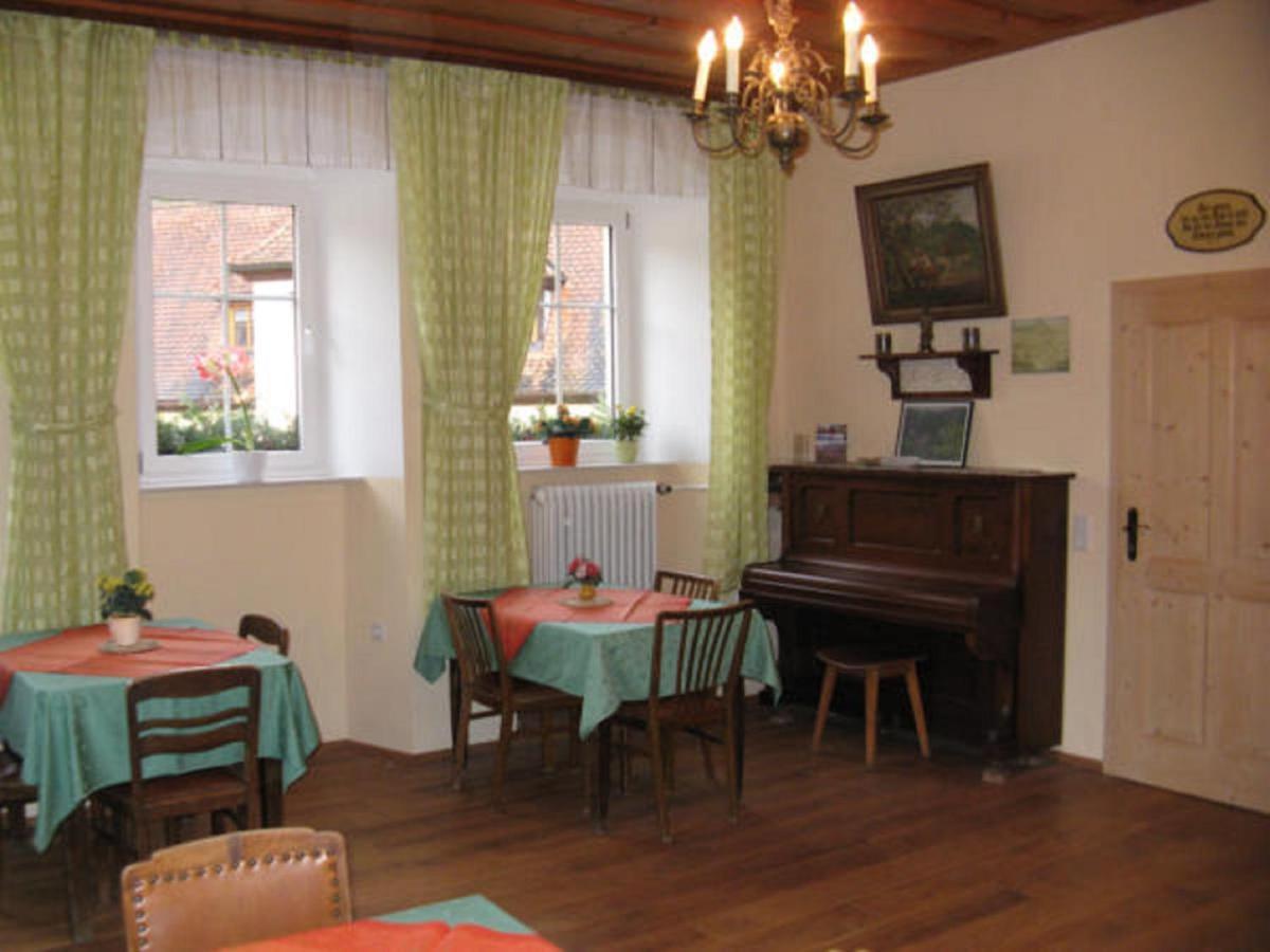 Herrnmuehle - Pension & Ferienwohnungen Ротенбург-на-Таубері Екстер'єр фото